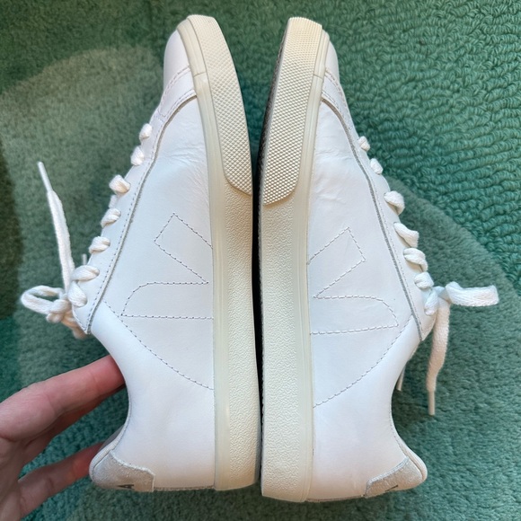 Veja EXCELLENT Esplar bright white leather stitched logo low top sneaker -5 - Picture 12 of 16